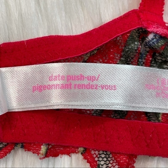 PINK VS Palm Print Date Plunge Push-Up Medium - Picture 12 of 14